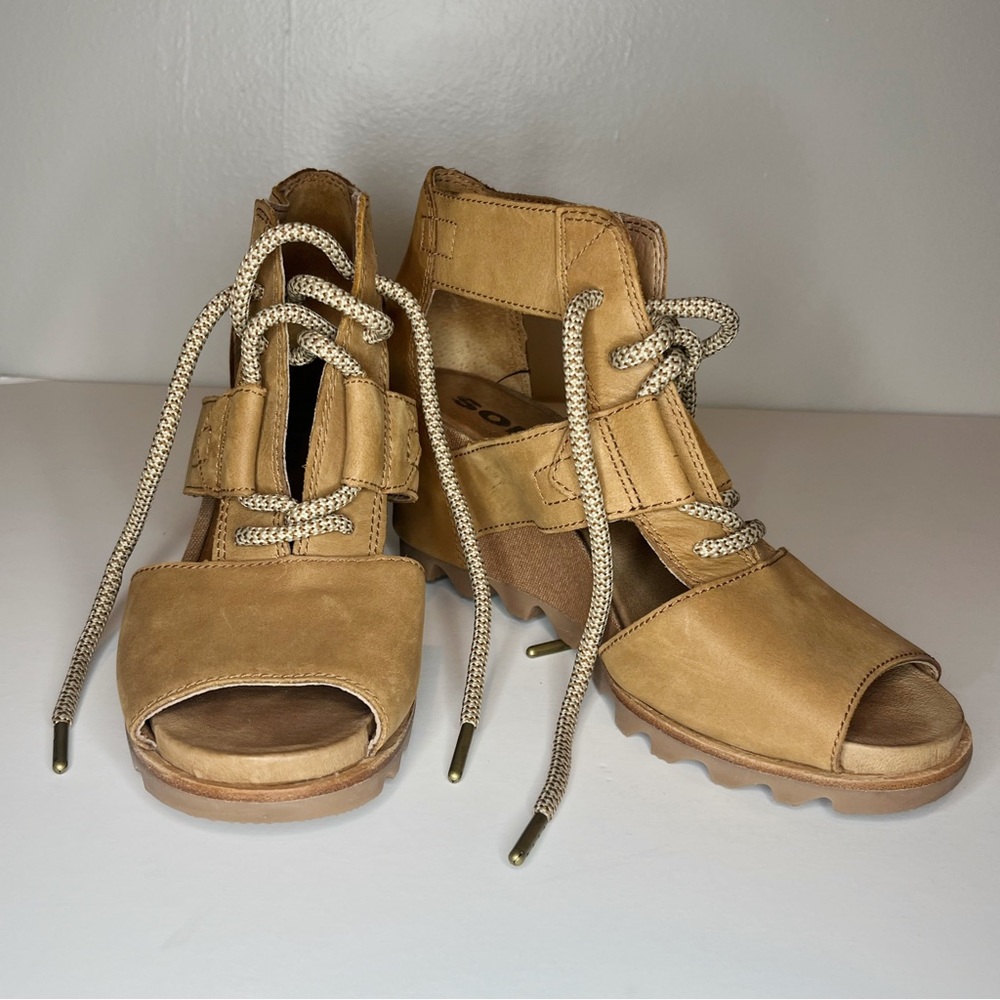 Sorel Joanie Wedge Sandals size 8